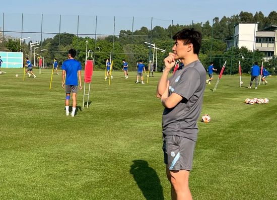 免费看在线爱爱小视频