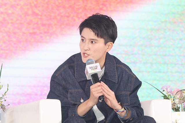 女人100裸体女人丝不挂