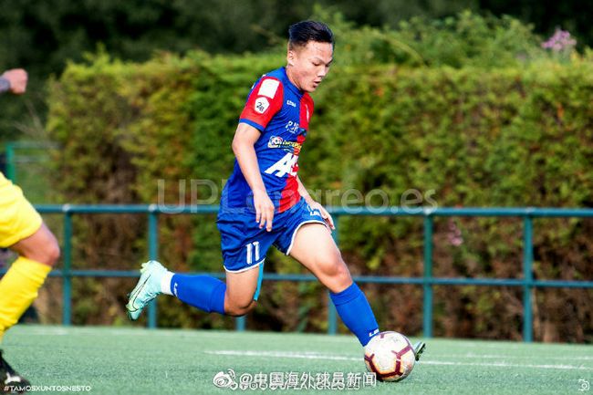 校花被校长躁到站不起来